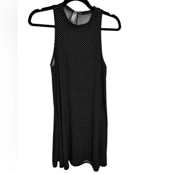 So pretty and soft flowy black and white polka dot dress in like new condition​ - Picture 1 of 3